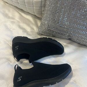 Black Knit Slip-On Shoes